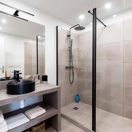 Apartmán Geoffrey By Terrys Homes *