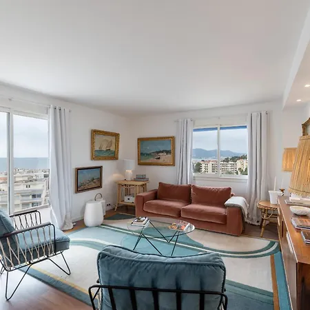 Geoffrey By Terrys Homes * Cannes