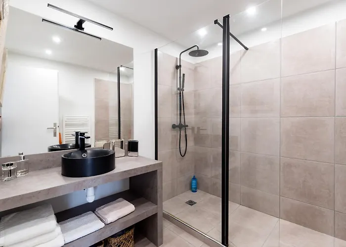 Apartman Geoffrey By Terrys Homes *