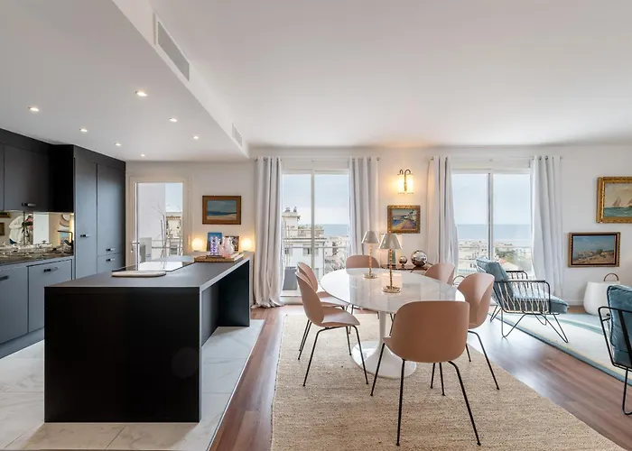 Apartment Geoffrey By Terrys Homes Cannes