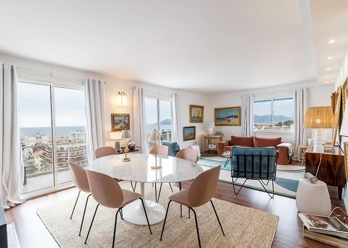 Geoffrey By Terrys Homes Apartment