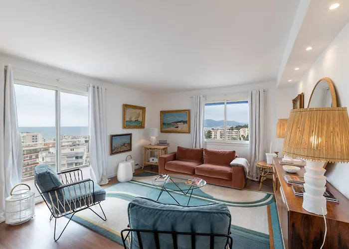 Geoffrey By Terrys Homes * Cannes